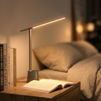 Lampe de chevet LED rechargeable avec design élégant et lumière apaisante