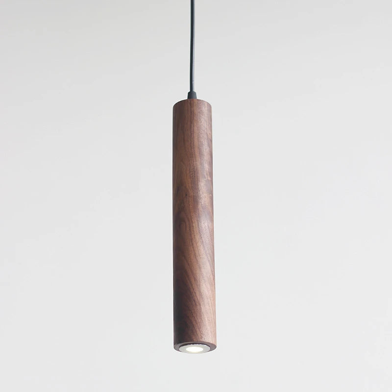 Lampe de chevet en bois naturel avec teinte chaude et design épuré