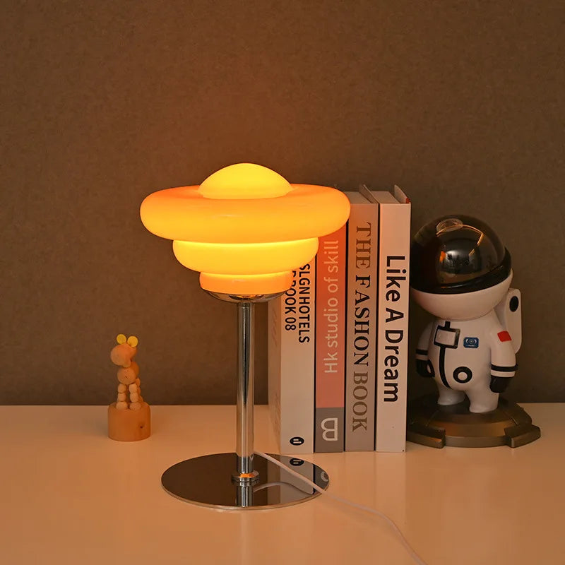 Lampe de chevet design Bauhaus en verre et métal, finition crème
