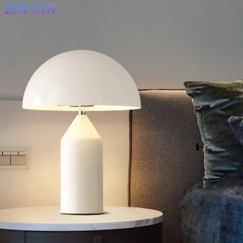 Lampe de chevet LED design nordique en aluminium avec éclairage tamisé