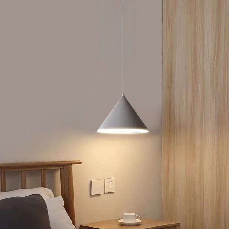 Lampe de chevet suspendue minimaliste noire avec LED intégrée